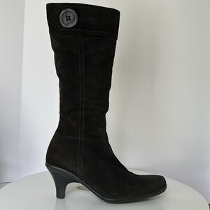 La Canadienne Dorina Boots Waterproof Suede Classic Side Zipper Mid Heel 15104